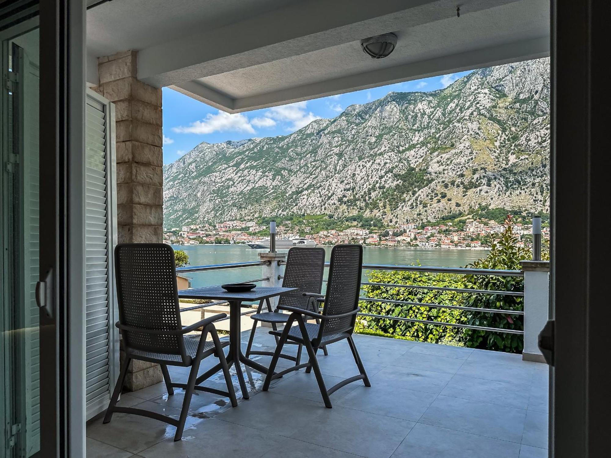 Chillout Apartment In Kotor Bay Zewnętrze zdjęcie